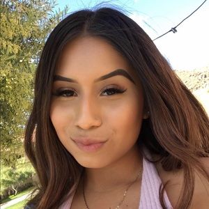 Meet your Posher, Angelica